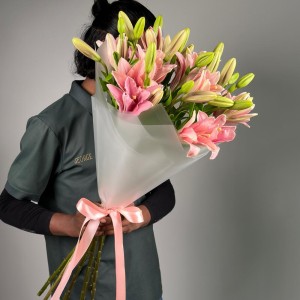 11 Pink Lilies